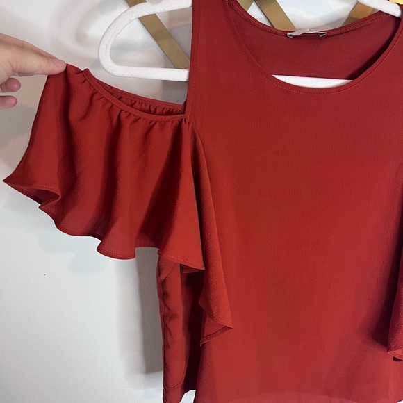Zara Rust Cold Shoulder Flutter Sleeve Top Small - Picture 3 of 7